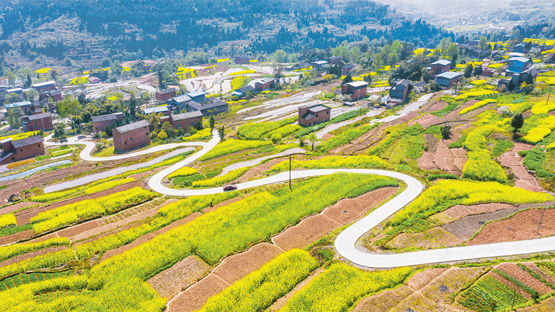 小康路上不让任何一地因交通而掉队