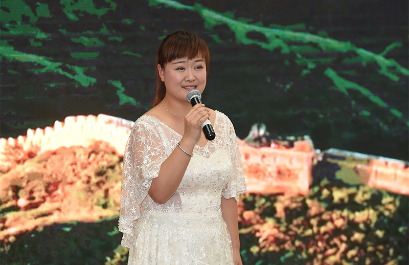 女声独唱《一个党员一面旗》.jpg