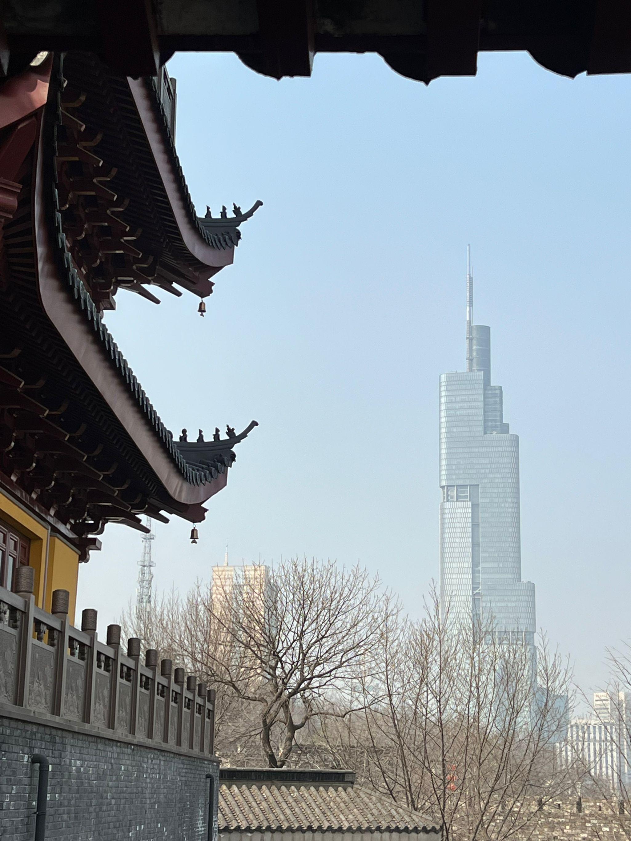 鸡鸣寺与城市.png